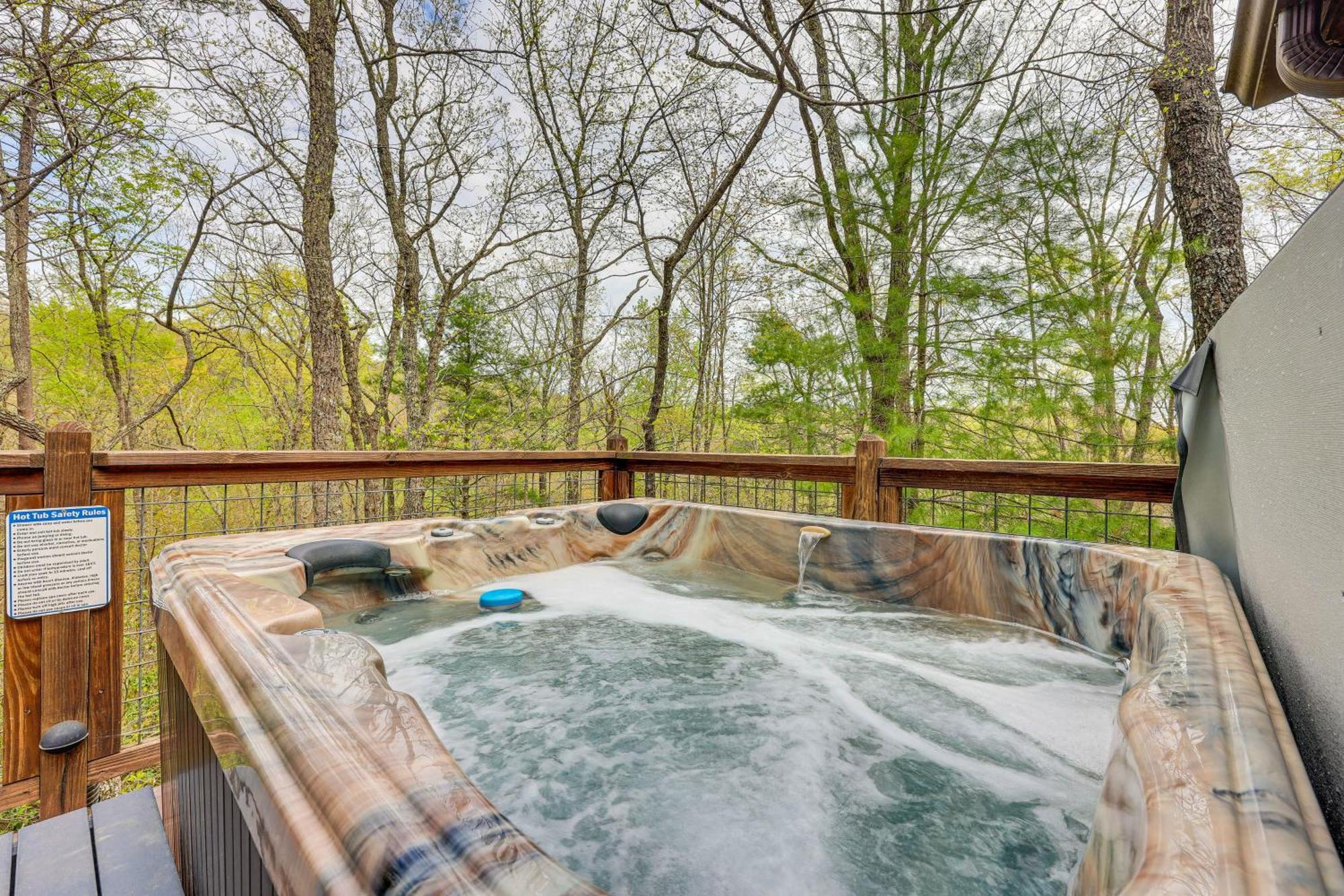 בלו רידג' Cozy Cabin In Private Location With Hot Tub And Grill! מראה חיצוני תמונה